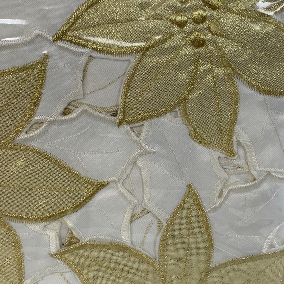 Christmas Cheer Poinsettia Tablecloth 60x120 - Picture 3 of 5